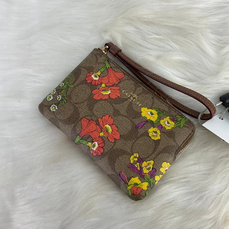 Wristlet By Coach  Size: Small