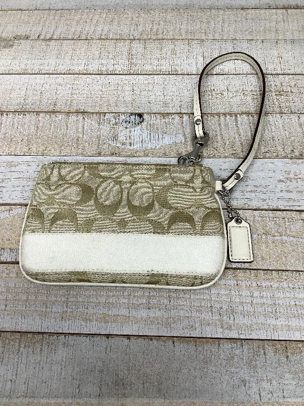 Wristlet Designer By Coach  Size: Small