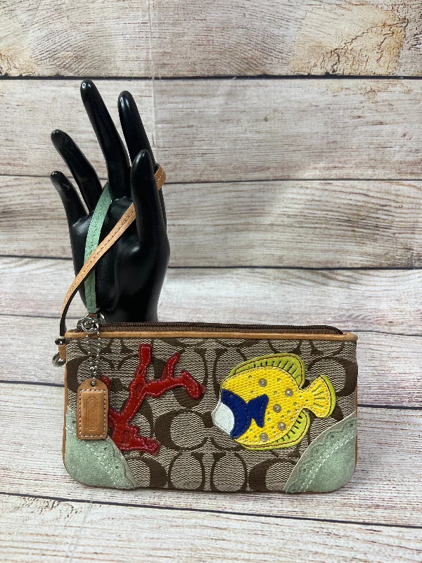 Wristlet Designer Coach, Size Medium