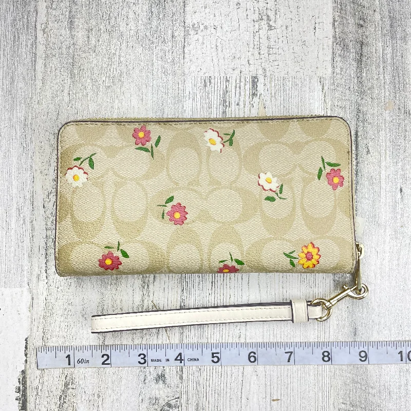 Wallet Designer By Coach  Size: Large