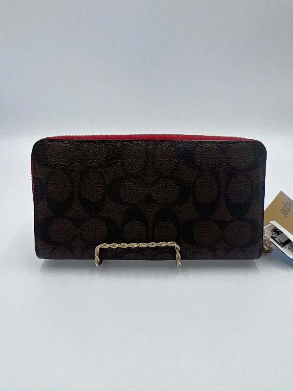 Wallet / Wristlet Designer By Coach  Size: Medium