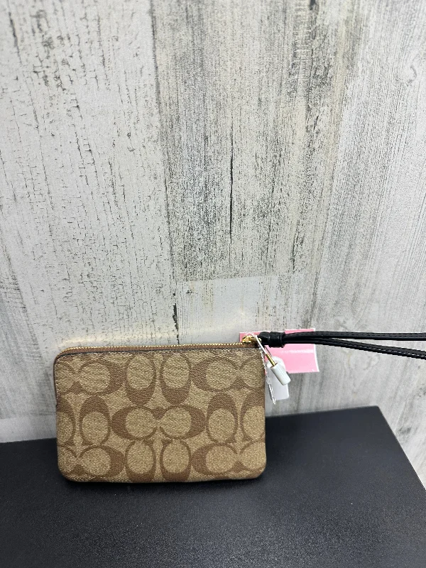 Wristlet By Coach  Size: Small