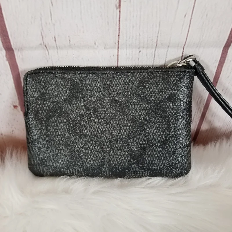 Wristlet By Coach  Size: Small