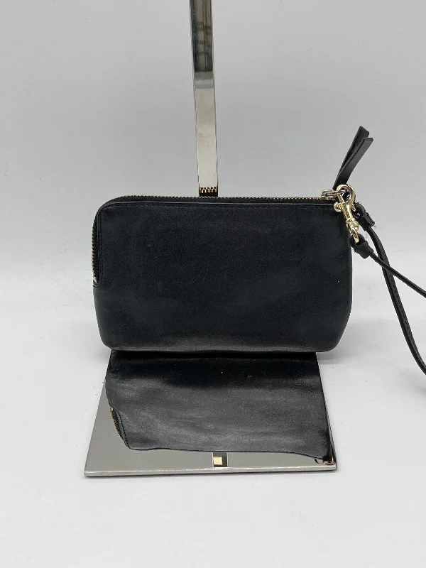 Wristlet Designer By Coach  Size: Medium