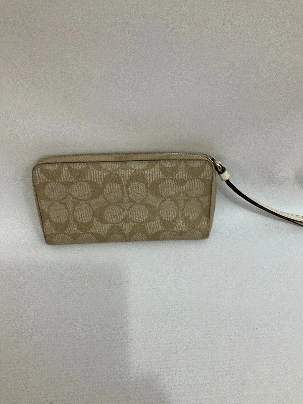 Wristlet Designer By Coach  Size: Medium