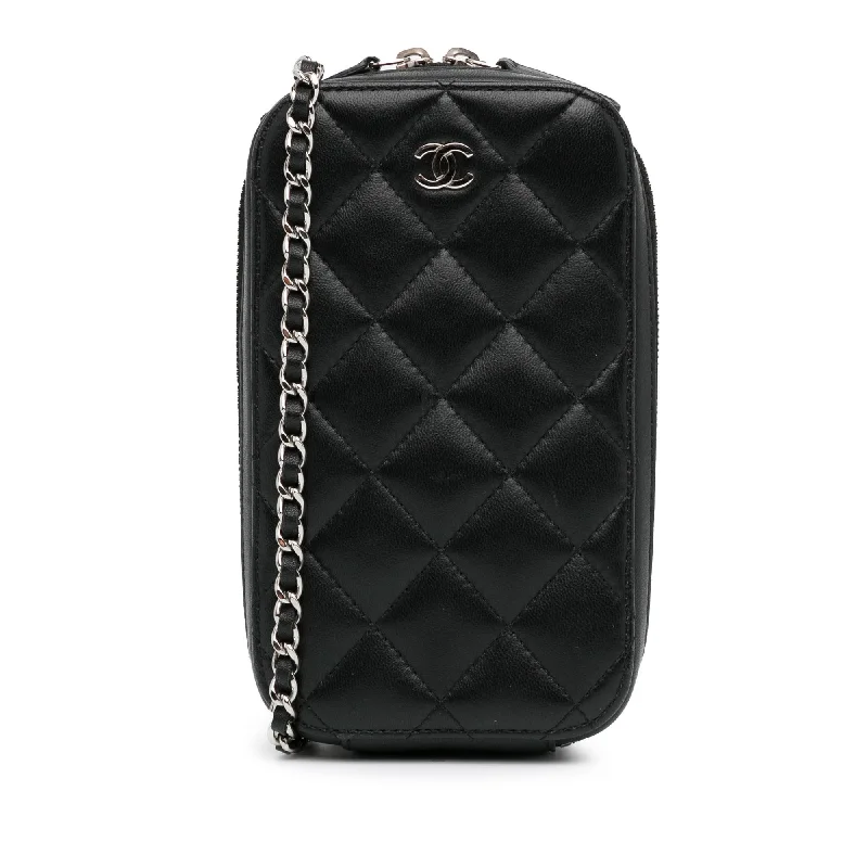 Chanel CC Quilted Lambskin Zip Phone Case (SHG-6GbcPW)