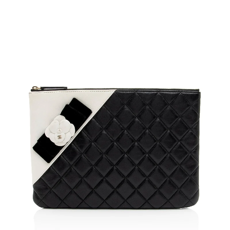 Chanel Lambskin Camellia Medium O-Case (SHF-zIGfOR)