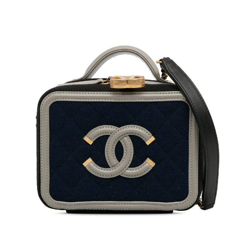 Chanel Small Jersey CC Filigree Vanity Case (SHG-BKQMVd)