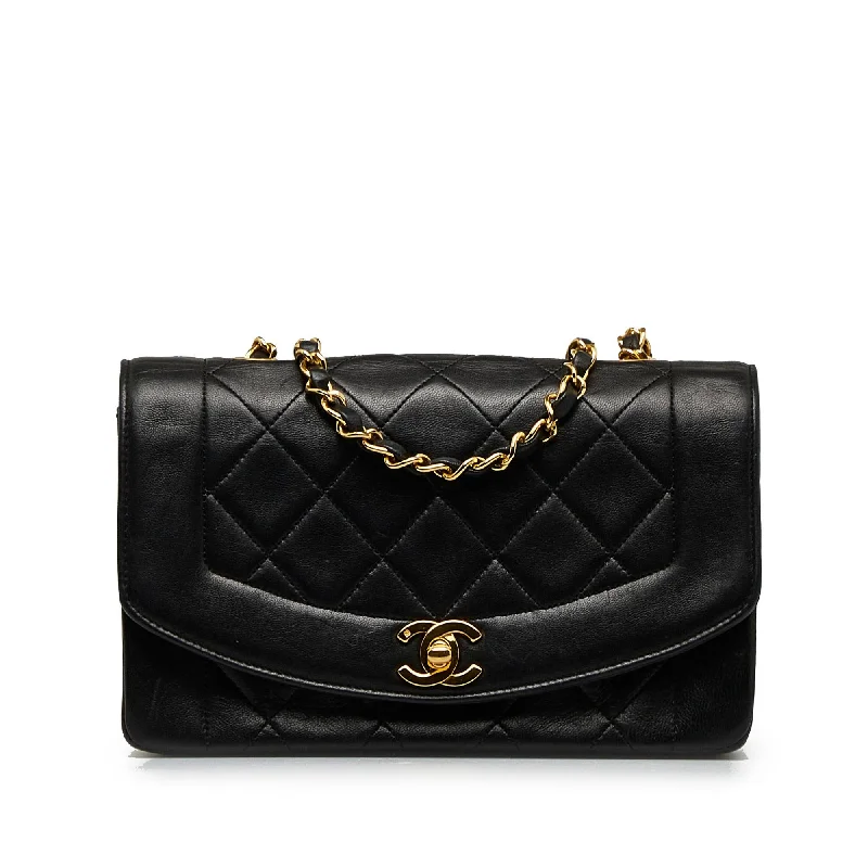 Chanel Small Lambskin Diana (SHG-Qg8icT)