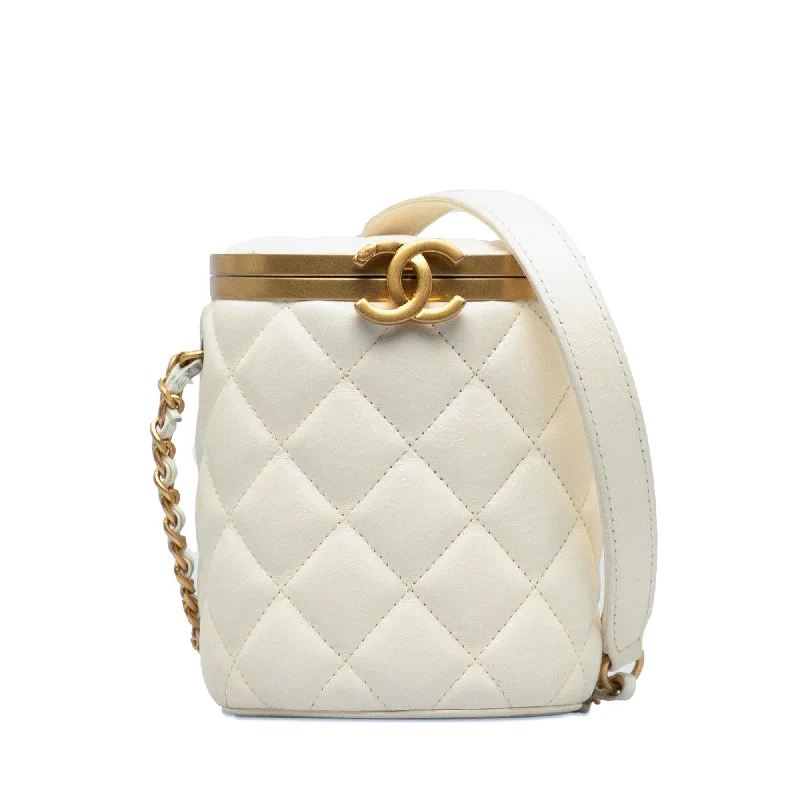 Chanel Small Quilted Lambskin Crown Box Bag (SHG-GuyXwC)