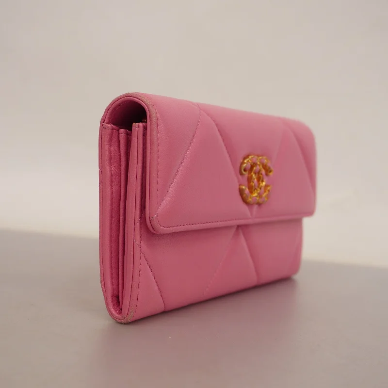 CHANEL  19 Gold Hardware Women's Lambskin Long Wallet [bi-fold] Pink