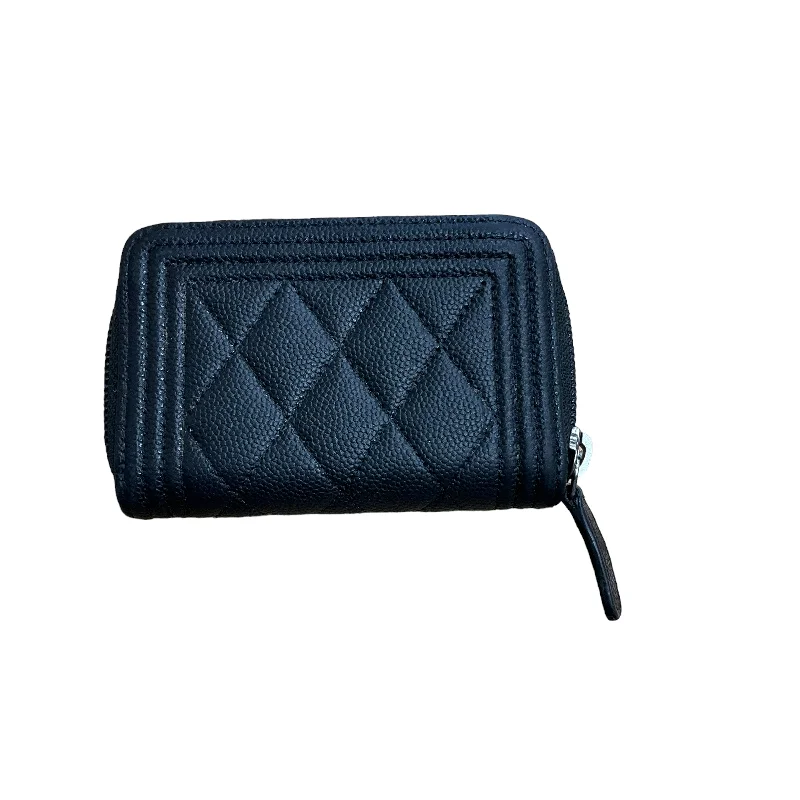 Coin Purse Luxury Designer By Chanel  Size: Small