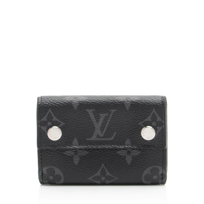 Louis Vuitton Monogram Eclipse Discovery Trifold Compact Wallet (SHF-GQzWpi)